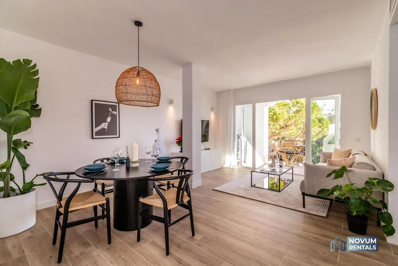 Sierra Park - 18 Newly Renovated Apartments With Pool, Gym, Jacuzzi And Padel Marbella 0*,  Spain