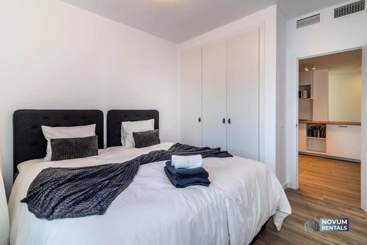 Sierra Park - 18 Newly Renovated Apartments With Pool, Gym, Jacuzzi And Padel Marbella 0*,  Spain