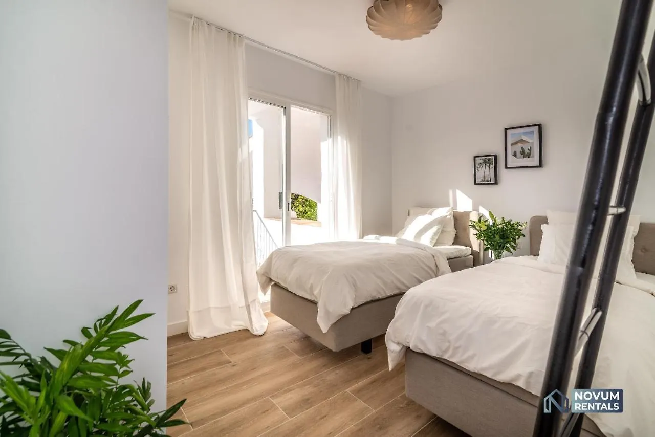 Sierra Park - 18 Newly Renovated Apartments With Pool, Gym, Jacuzzi And Padel Marbella 0*,  Spain